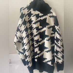 Black white sweater